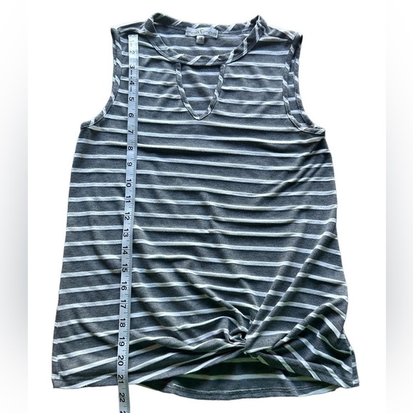 Moa Moa x-small sleeveless top - Picture 6 of 6